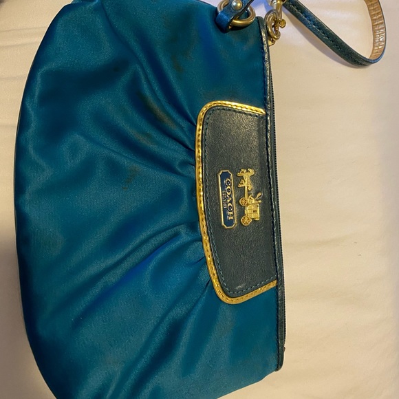 Coach Handbags - Coach wristlet